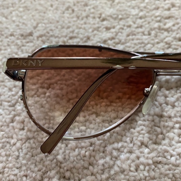 ✨SOLD✨ DKNY Aviators - Picture 8 of 11
